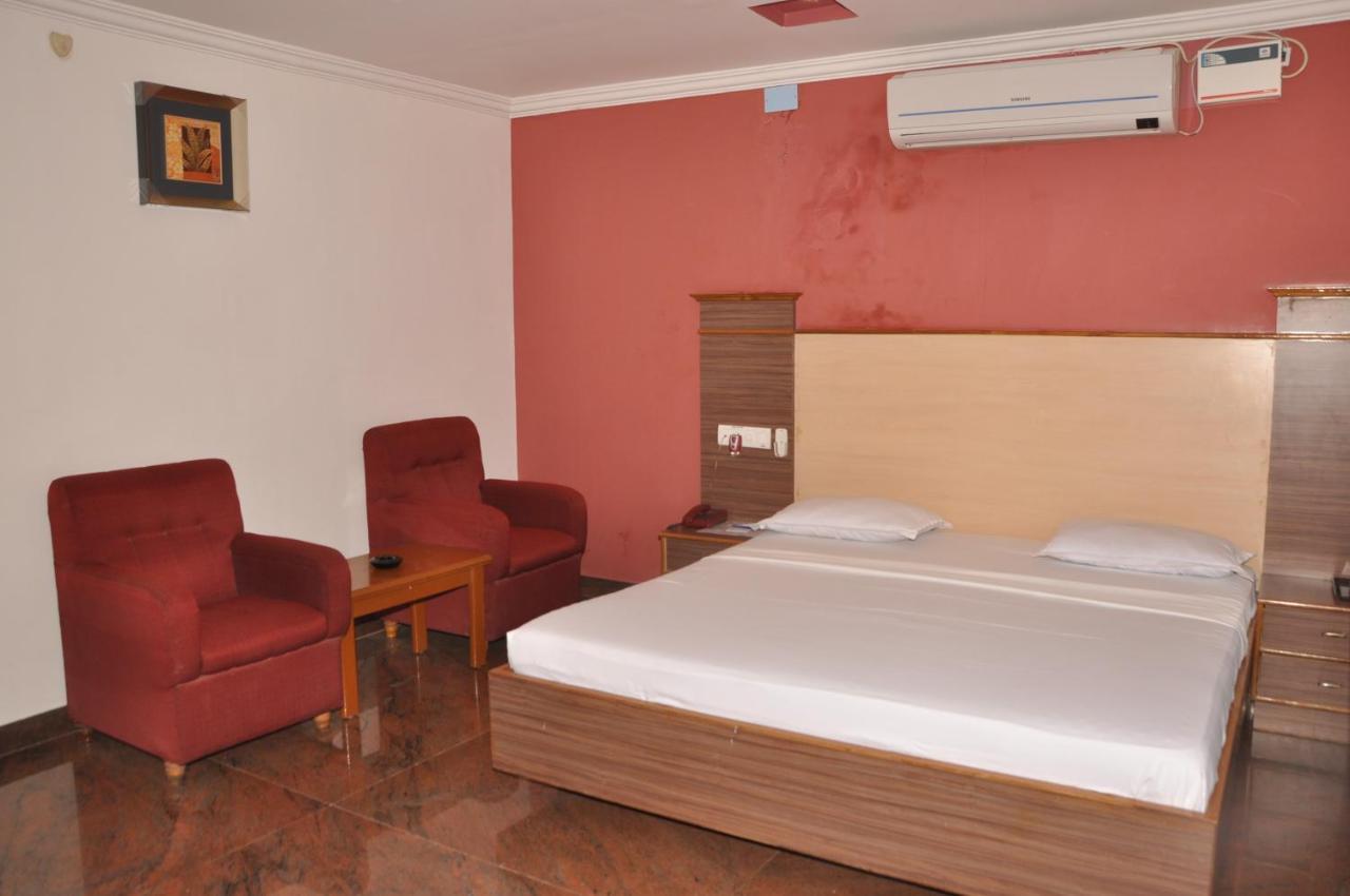 Hotel Pams Mayiladuthurai Extérieur photo