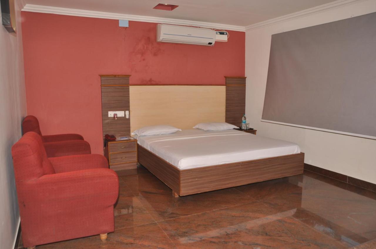 Hotel Pams Mayiladuthurai Extérieur photo