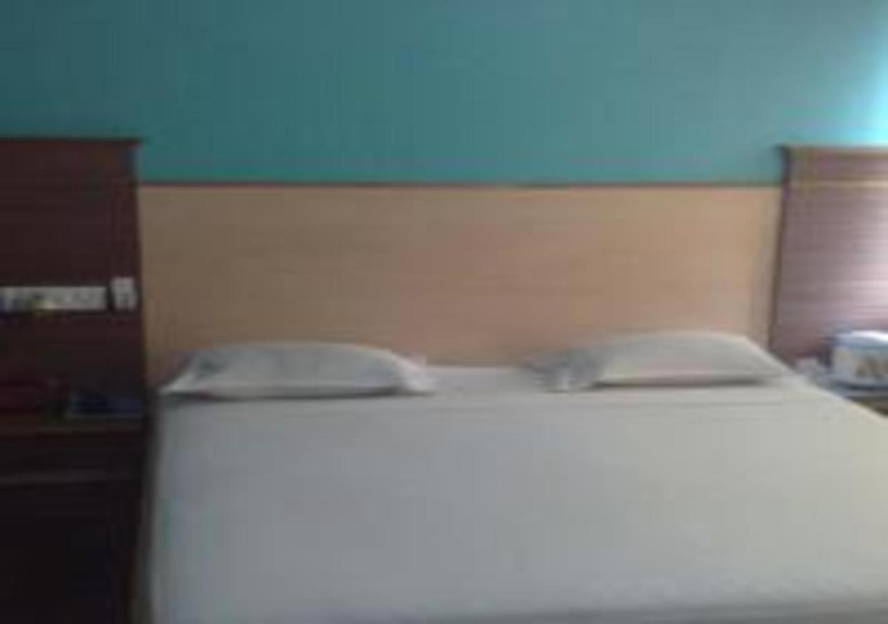 Hotel Pams Mayiladuthurai Extérieur photo